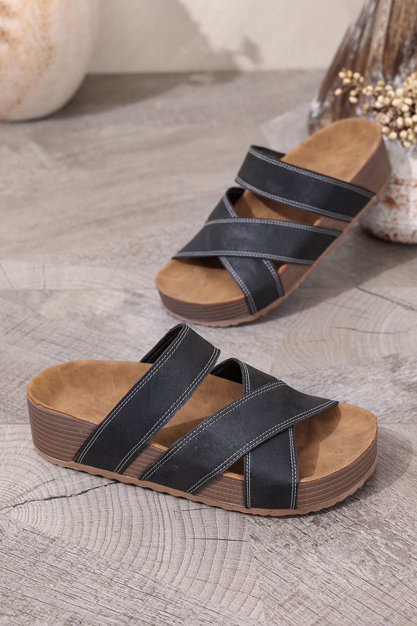 Threaded Pear Kathryn Band Retro Platform Slippers