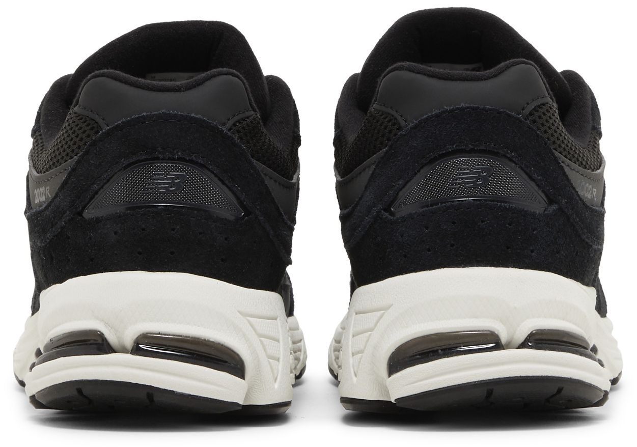 Grade School New Balance 2002R - Black