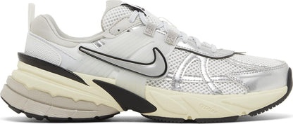 Nike Women's V2K Run 'Summit White Metallic Silver' W (W)