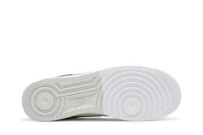 Nike Men's Air Force 1 Low '07 Sneakers