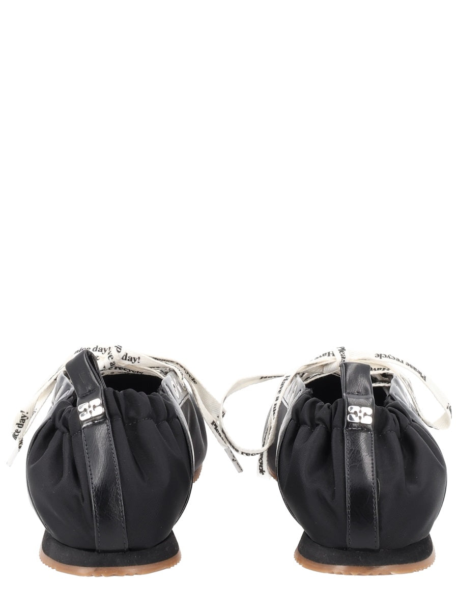 Ballerina Sporty in Black