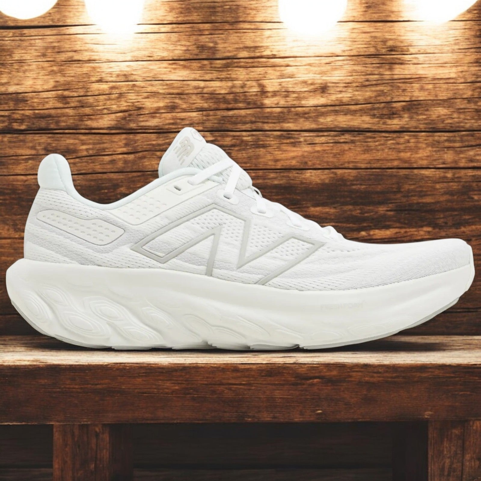 White/Light Silver Metallic-