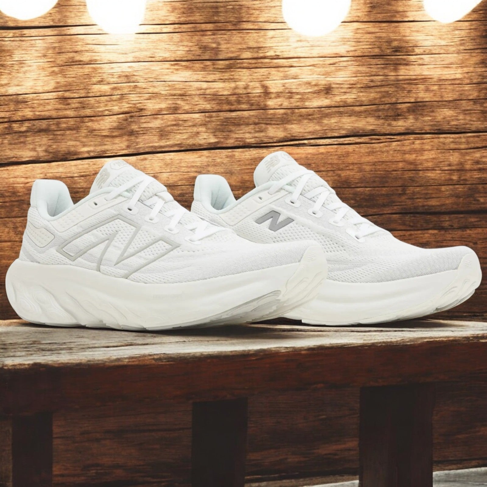 White/Light Silver Metallic-