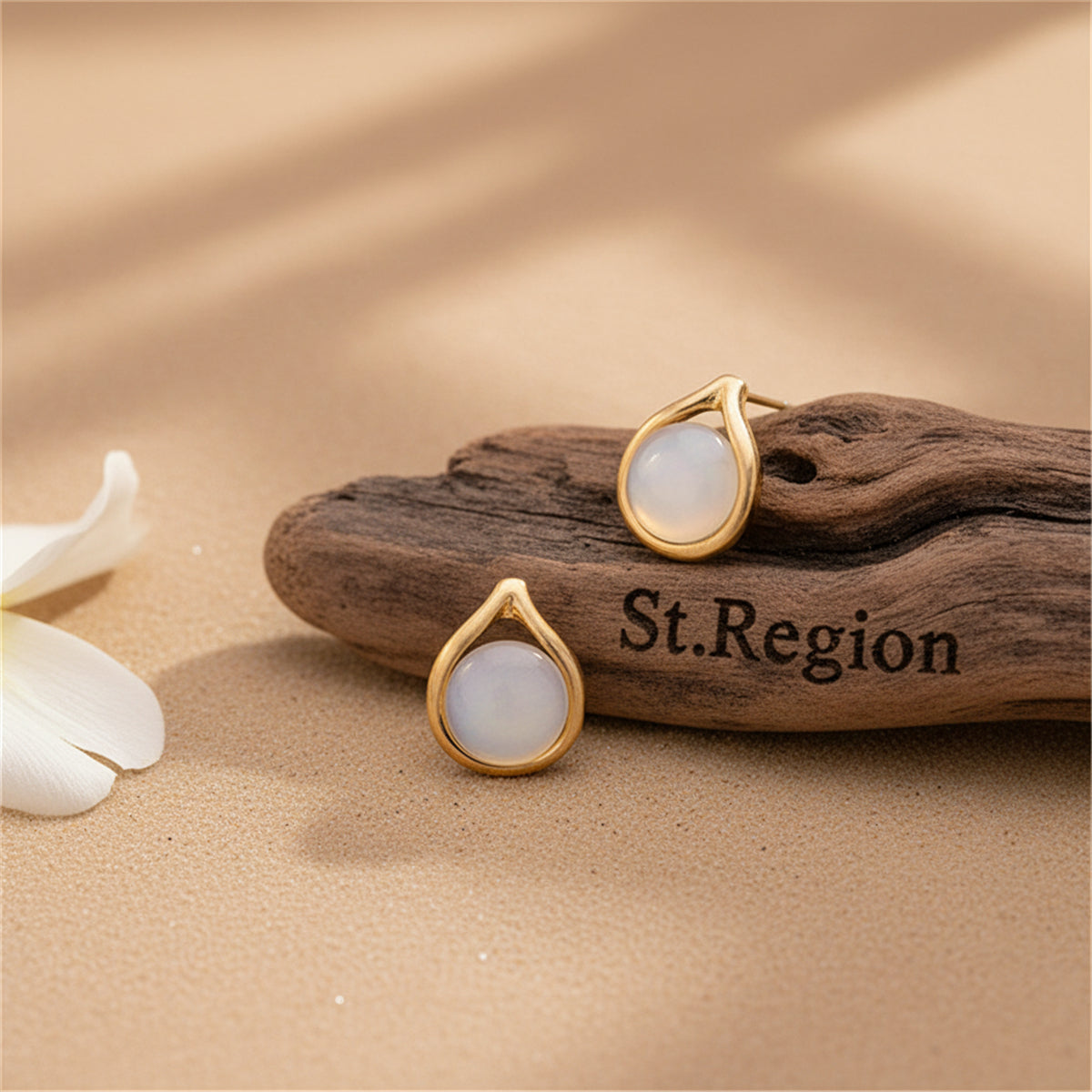 Goldtone & Peach Cats Eye Stud Earrings