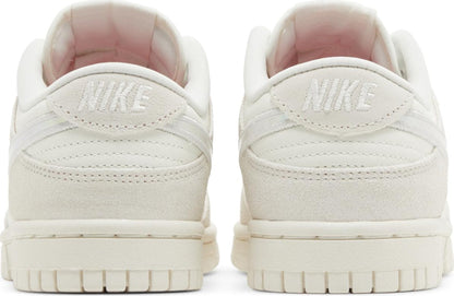 Nike Women's W Dunk Low Sneakers