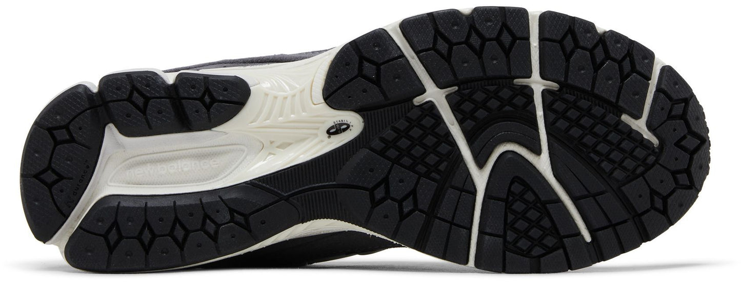 New Balance Men's 2002R 'Magnent Lead' Sneakers