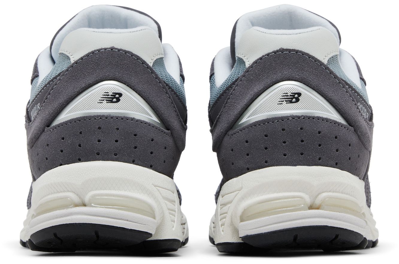 New Balance Men's 2002R 'Magnent Lead' Sneakers