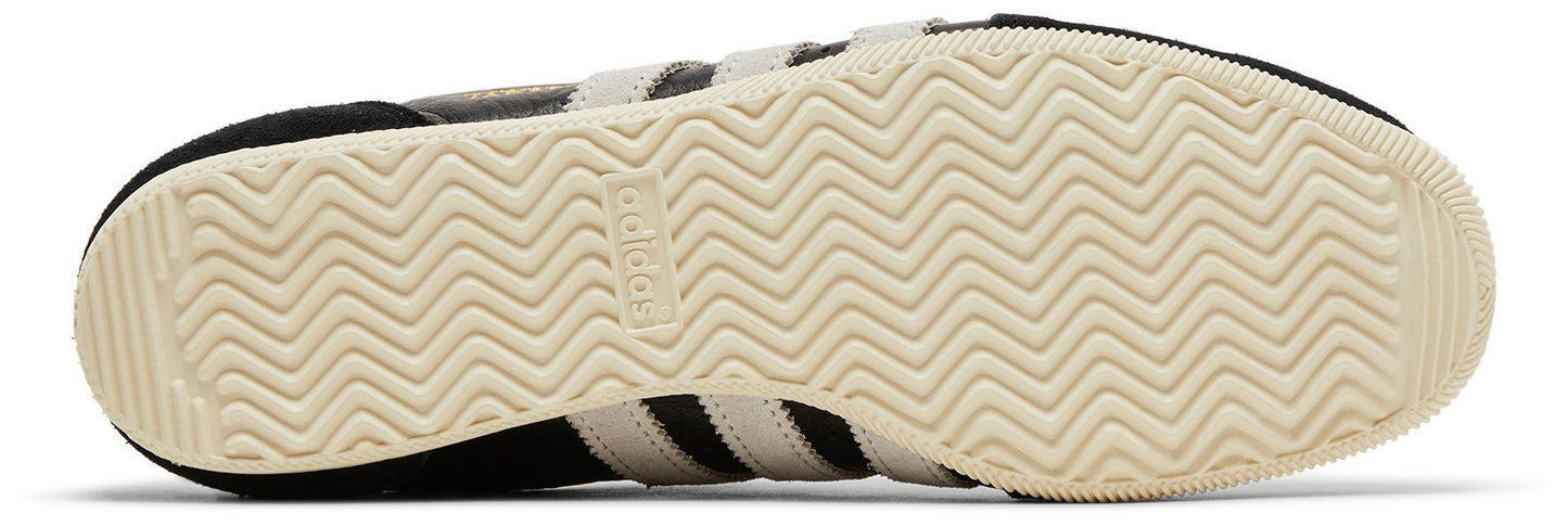 Core Black/Cloud White/Gold Metallic-