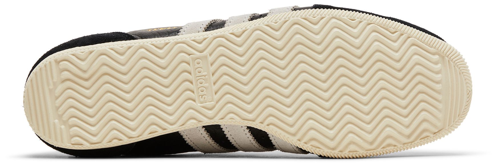 Core Black/Cloud White/Gold Metallic-