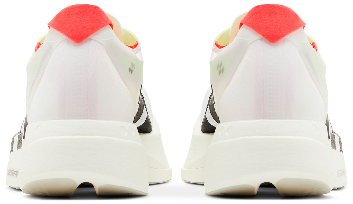 Cloud White/Core Black/Silver Metallic-