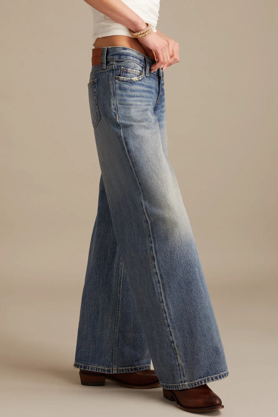 Lucky Brand Women's Super Low Rise Ultra Wide - Get Low Wash