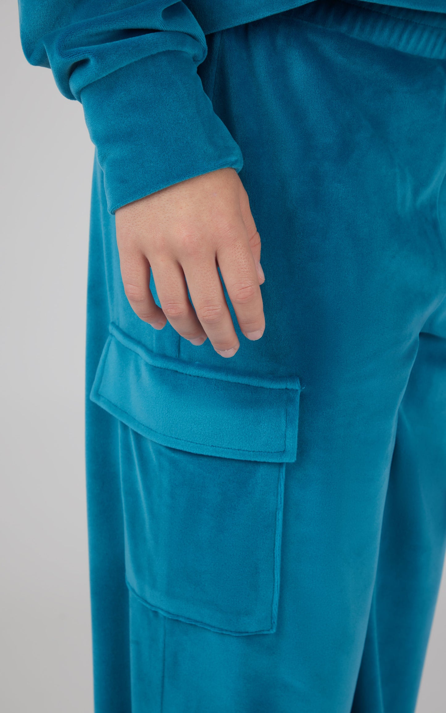 Girls Velour  Crew Pullover With Cargo Pocket Pant