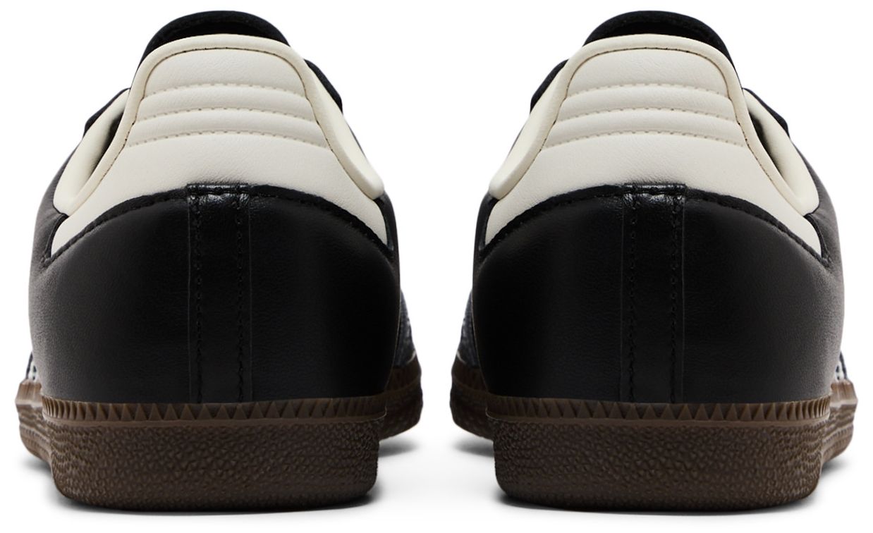 Core Black / Off White / Gold Metallic-