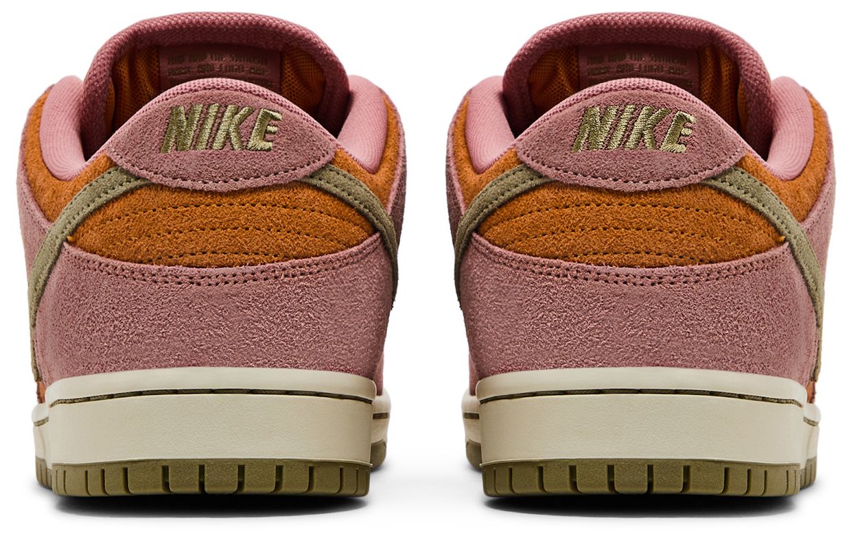 Nike Men's Sb Dunk Low 'Red Stardust'