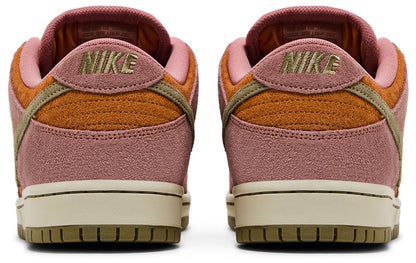 Nike Men's Sb Dunk Low 'Red Stardust'