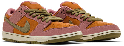 Nike Men's Sb Dunk Low 'Red Stardust'