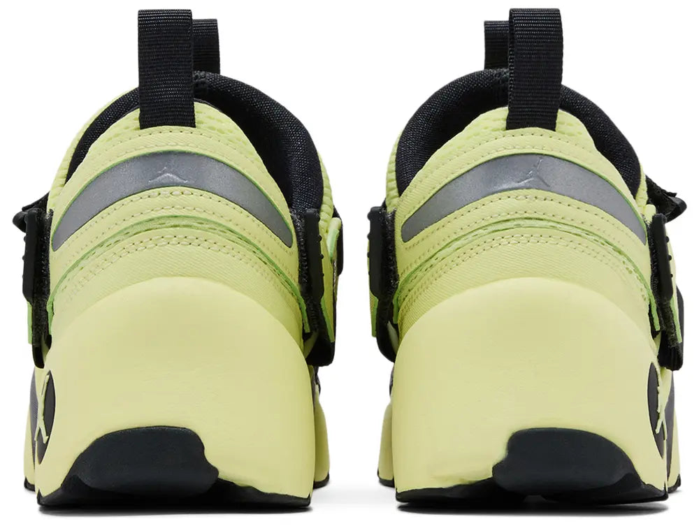 [hq2164-302] Womens Air Jordan Trunner Lx 'luminous Green'