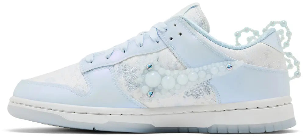 [hv8575-100] Womens Nike Dunk Low Qs