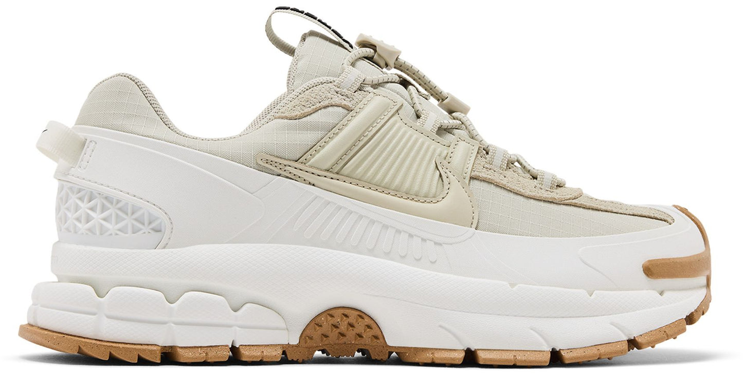 Nike Women's Zoom Vomero 5 Roam Sail/Light Stone/Gum