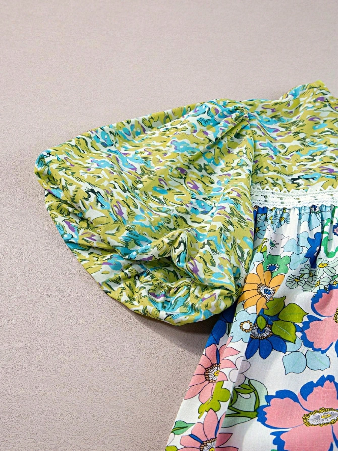 Boho Retro Green Floral Crochet Trimmed Viscose Back Pleated 60's Viscose Soft Top Shirt Blouse