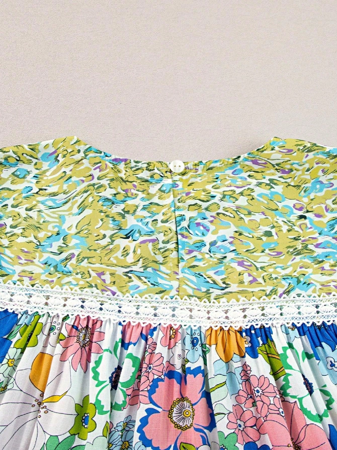 Boho Retro Green Floral Crochet Trimmed Viscose Back Pleated 60's Viscose Soft Top Shirt Blouse