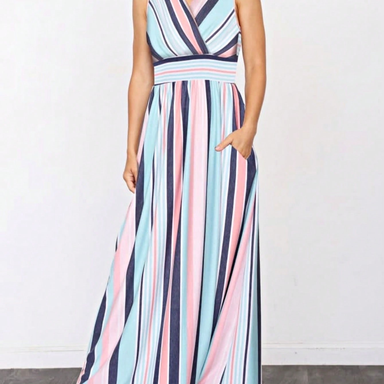 Elegant Floral Maxi Dress With  Surplice  Versatile Summer Dress For Women