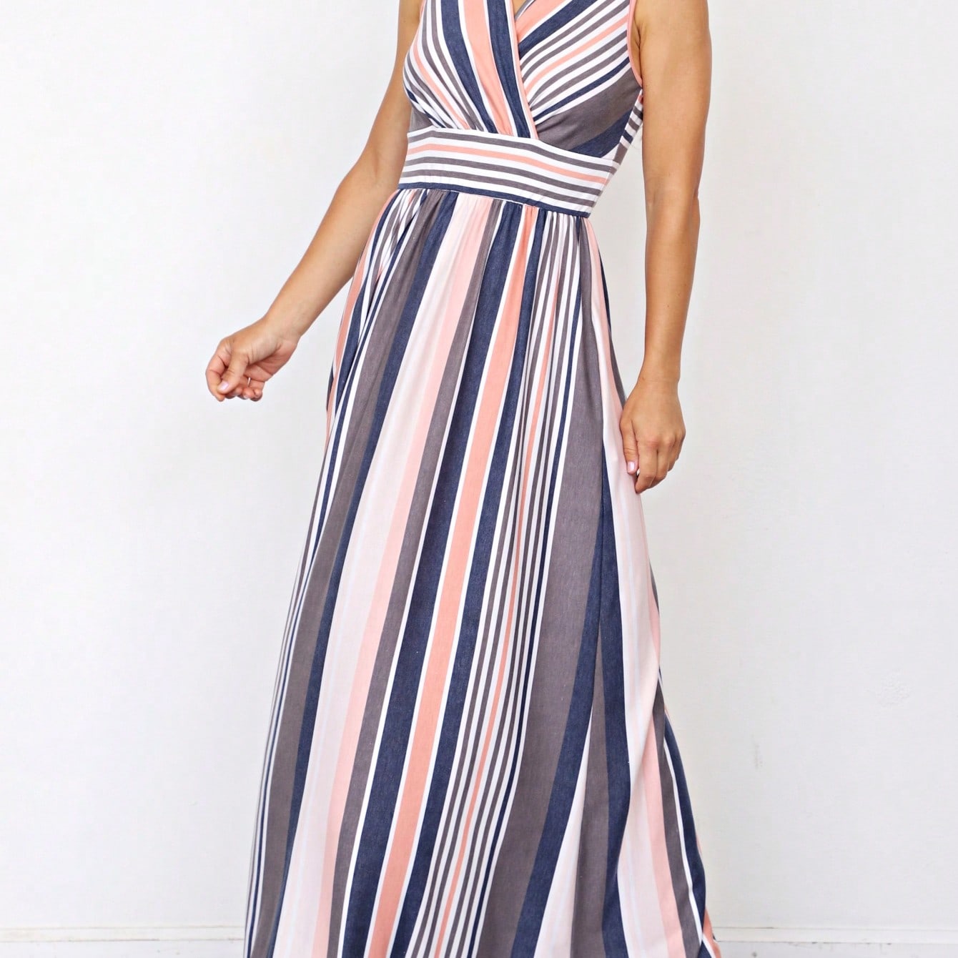 Elegant Floral Maxi Dress With  Surplice  Versatile Summer Dress For Women