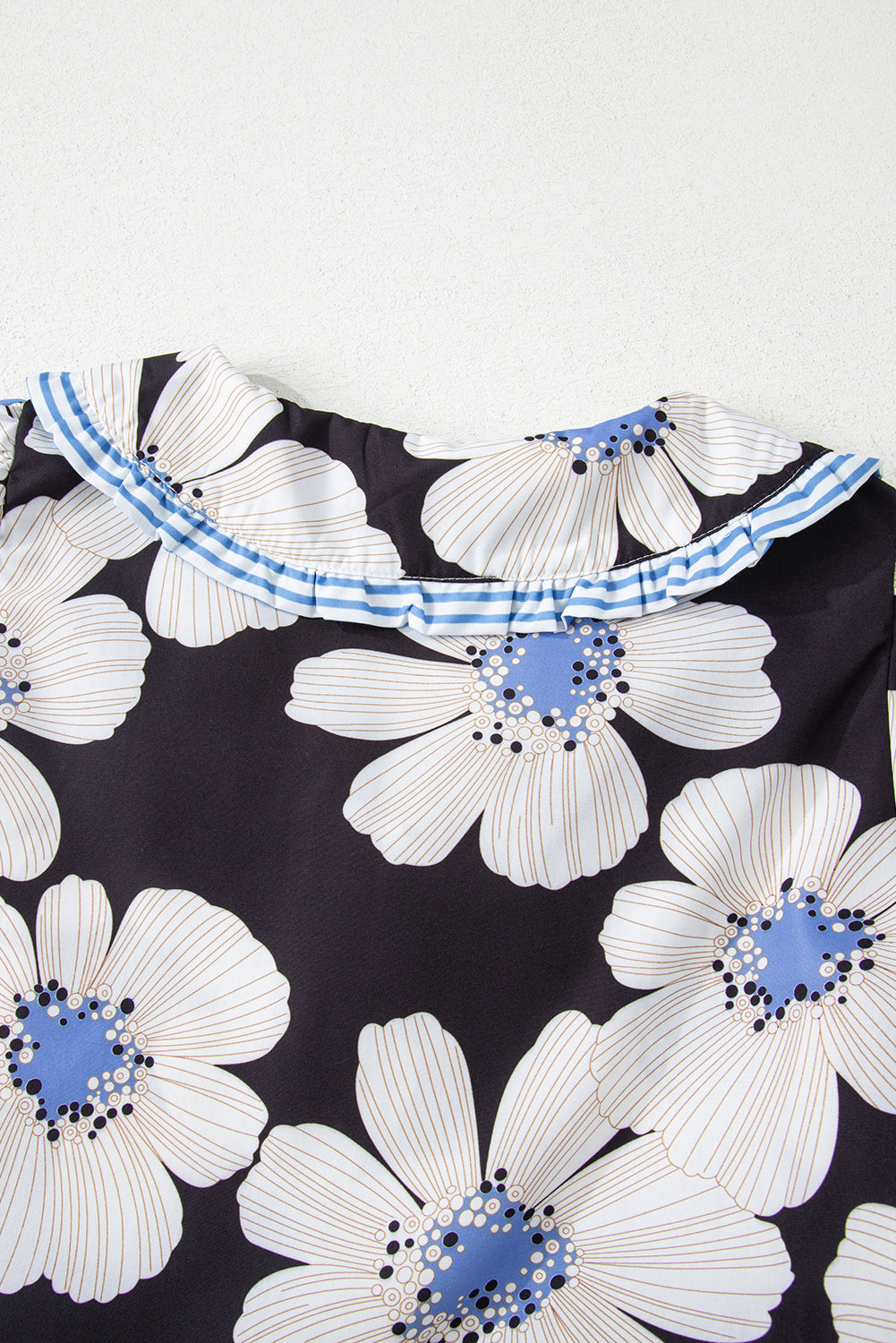 Threaded Pear Azariah Tie Sleeve Collared Blouse