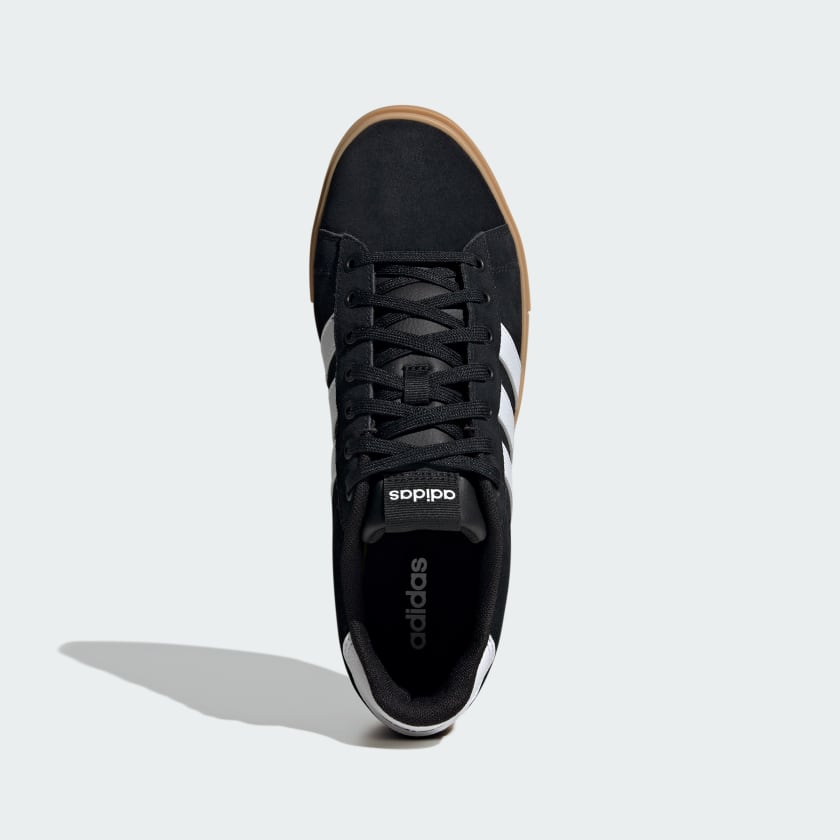 Core Black / Cloud White / Gum-