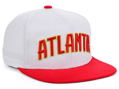 Mitchell & Ness Men's NBA Atlanta Hawks Core Basic Snapback Snapback Caps