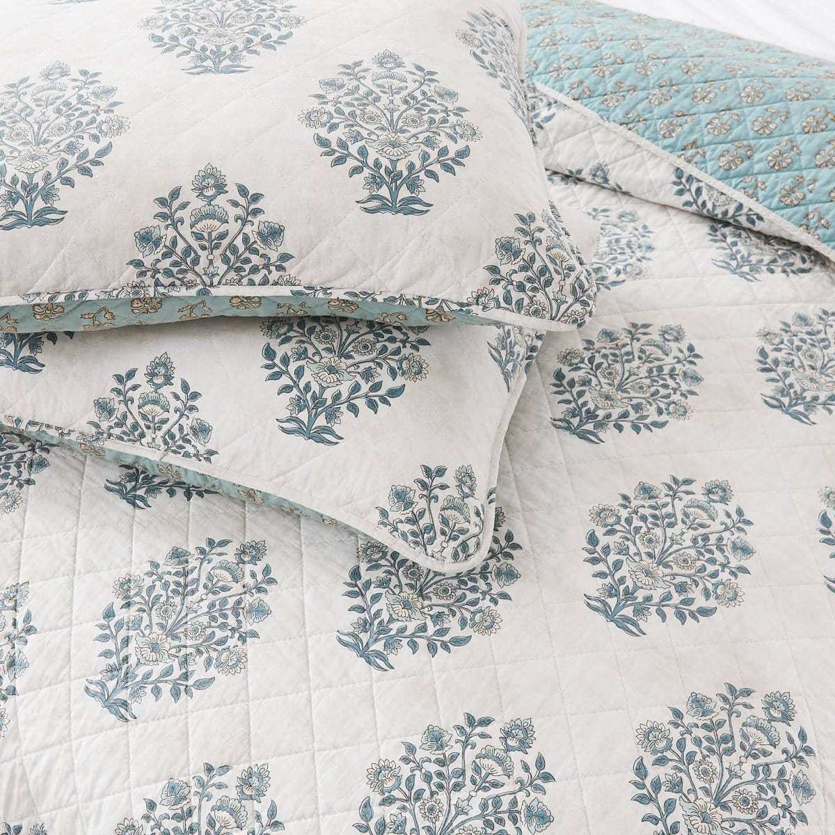 Sofia Flower Block Bouquet Reversible Cotton Quilt 3Pc Set