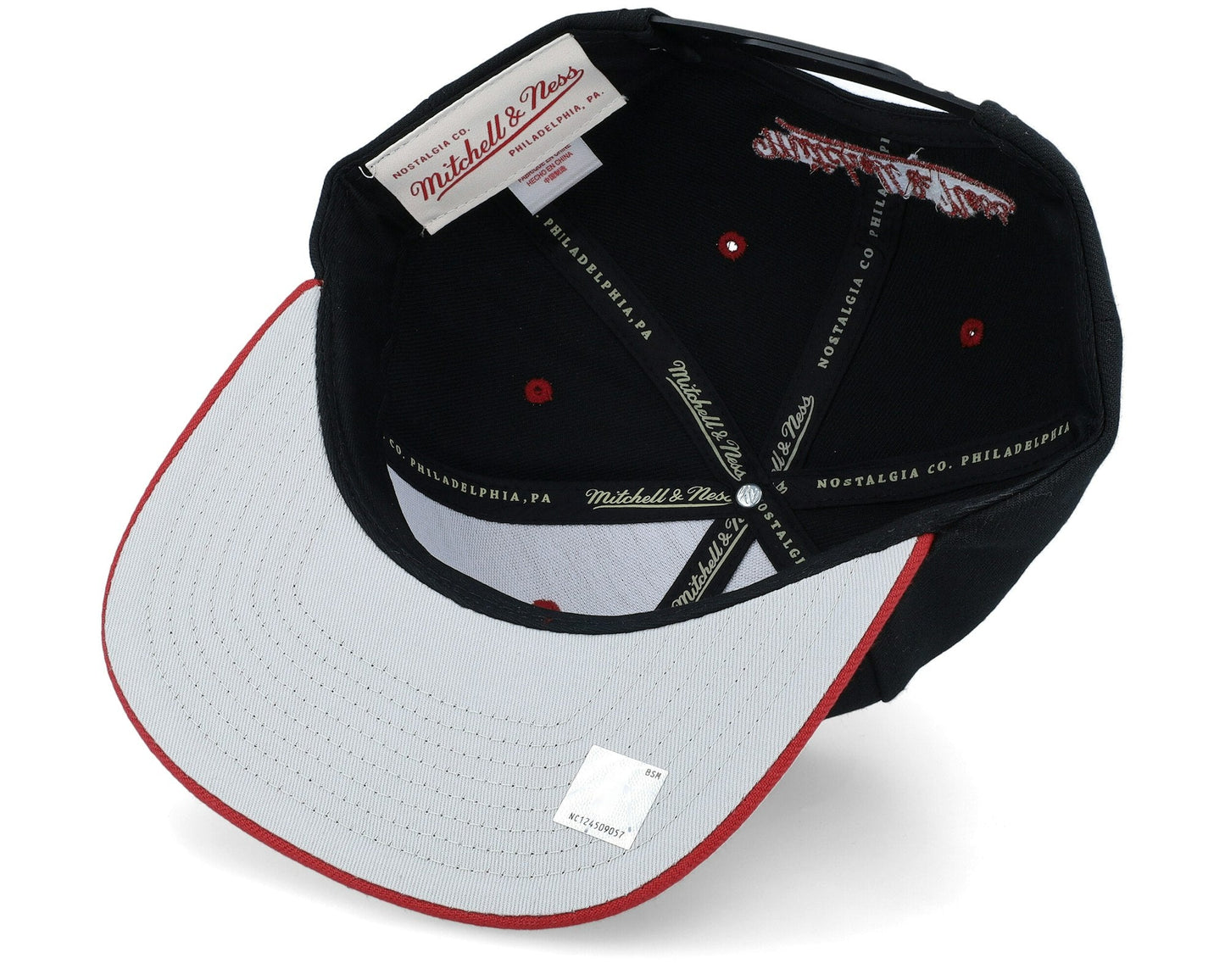Men's Mitchell & Ness NBA Breakthrough Snapback Bulls - Black