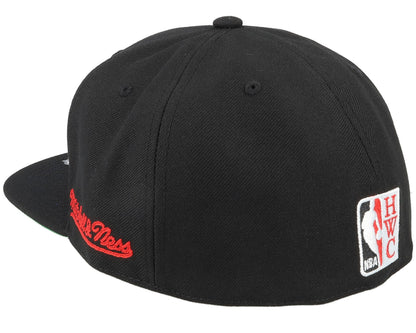 Mitchell & Ness Men's NBA Chainstitch Fitted Hwc Bulls Fitted Caps