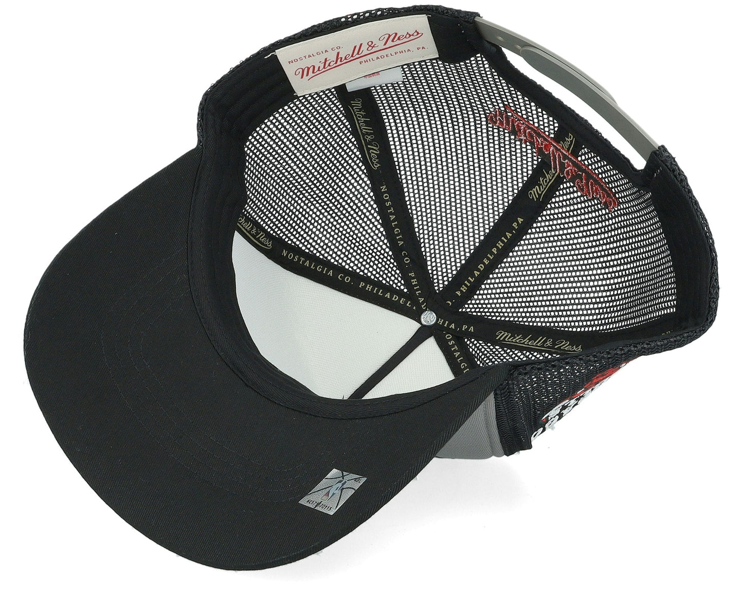 Men's Mitchell & Ness NBA Team Royalty Trucker Bulls - Grey