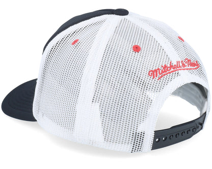 Mitchell & Ness Men's NBA Sideline Trucker Bulls Hats