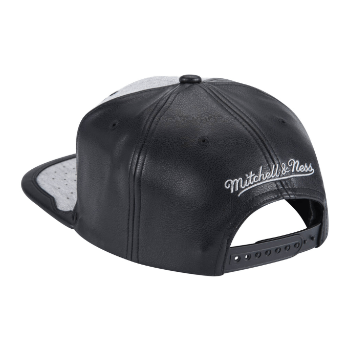 Men's Mitchell & Ness NBA Day One Snapback Bulls - Grey Heather