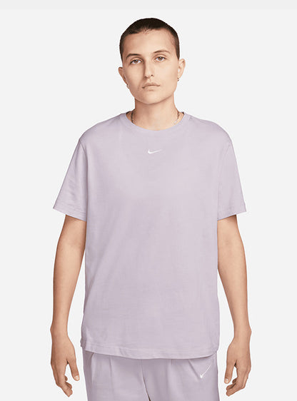 Nike Women's Losse Fit Tee T-Shirts