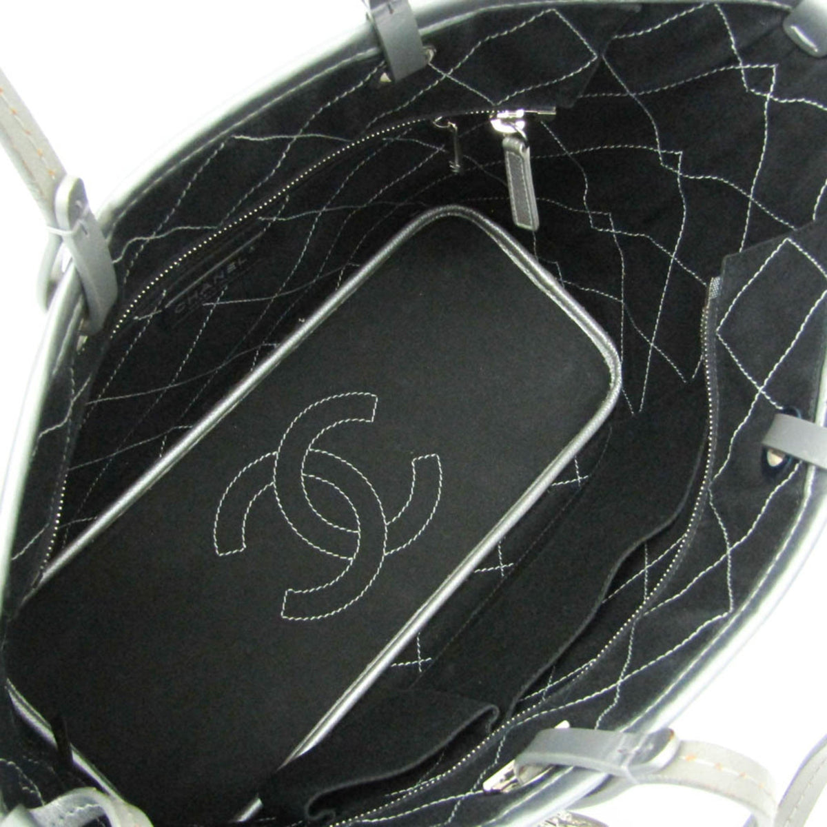 Chanel on the Road · Grained Calfskin