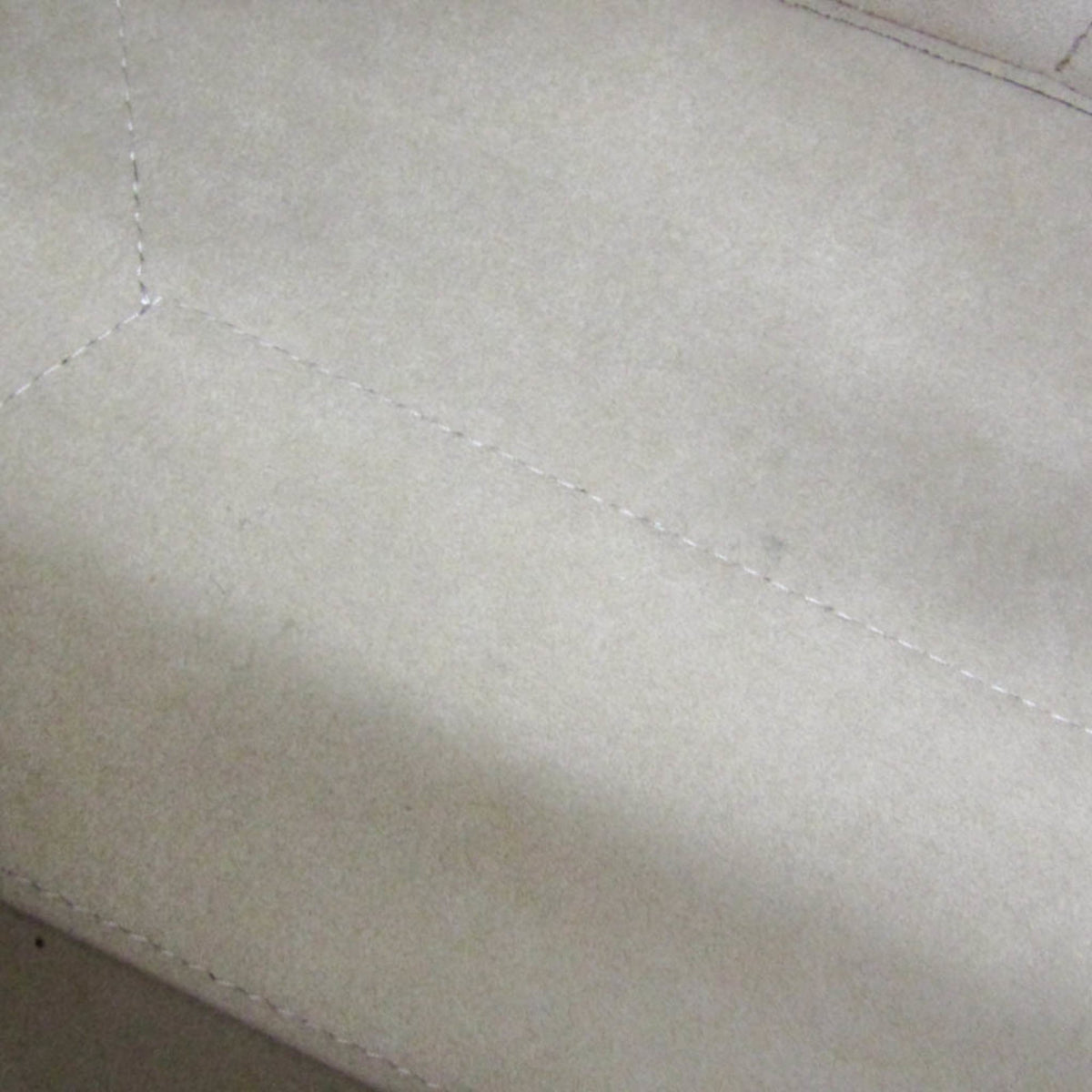 Louis Vuitton Lock Me Cabas · Calfskin Tote