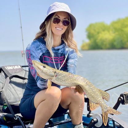 Deep Waters and Mossy Oak® Wakeform™ High Seas-