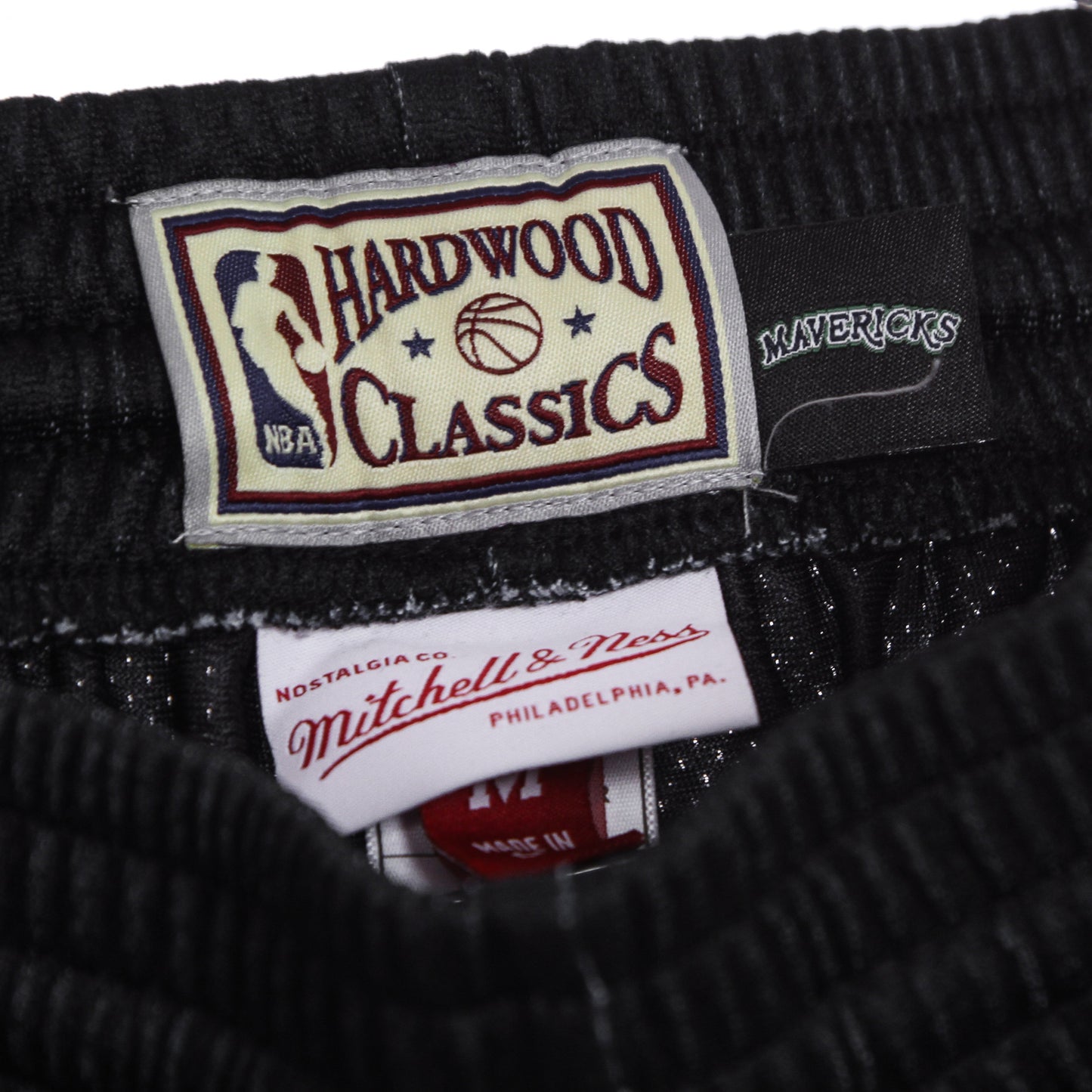 Mitchell & Ness Men's NBA Big Face 3.0 Fashion Shorts Mavericks