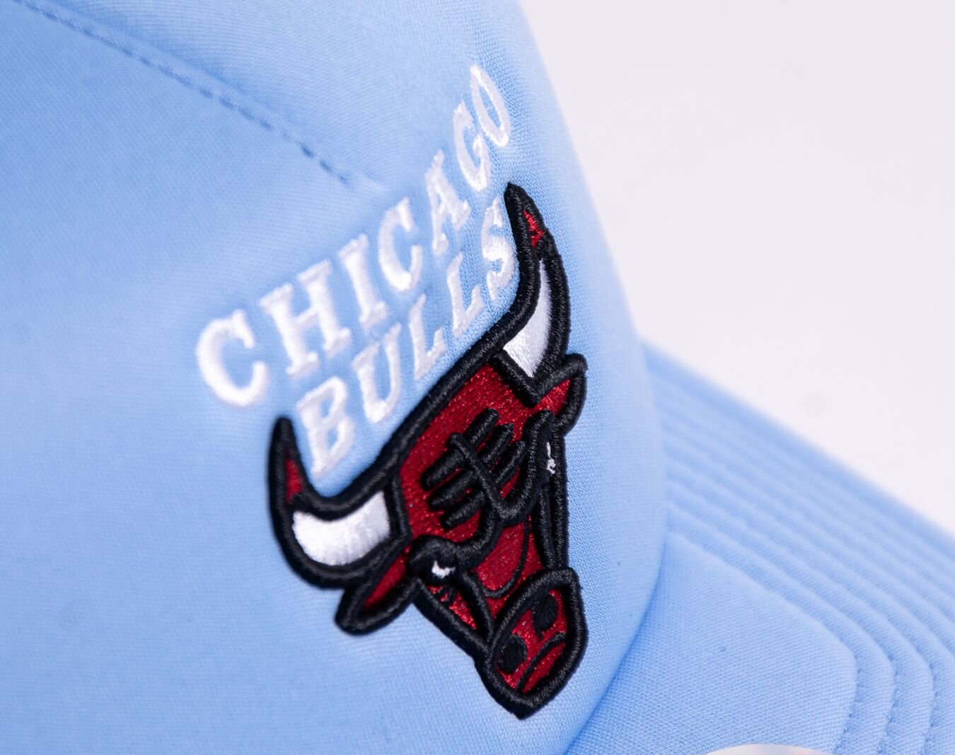 Men's Mitchell & Ness NBA Keep On Truckin Trucker Bulls - Light Blue