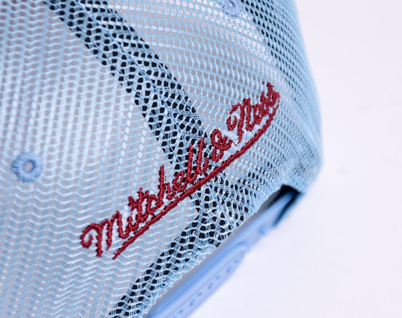 Men's Mitchell & Ness NBA Keep On Truckin Trucker Bulls - Light Blue