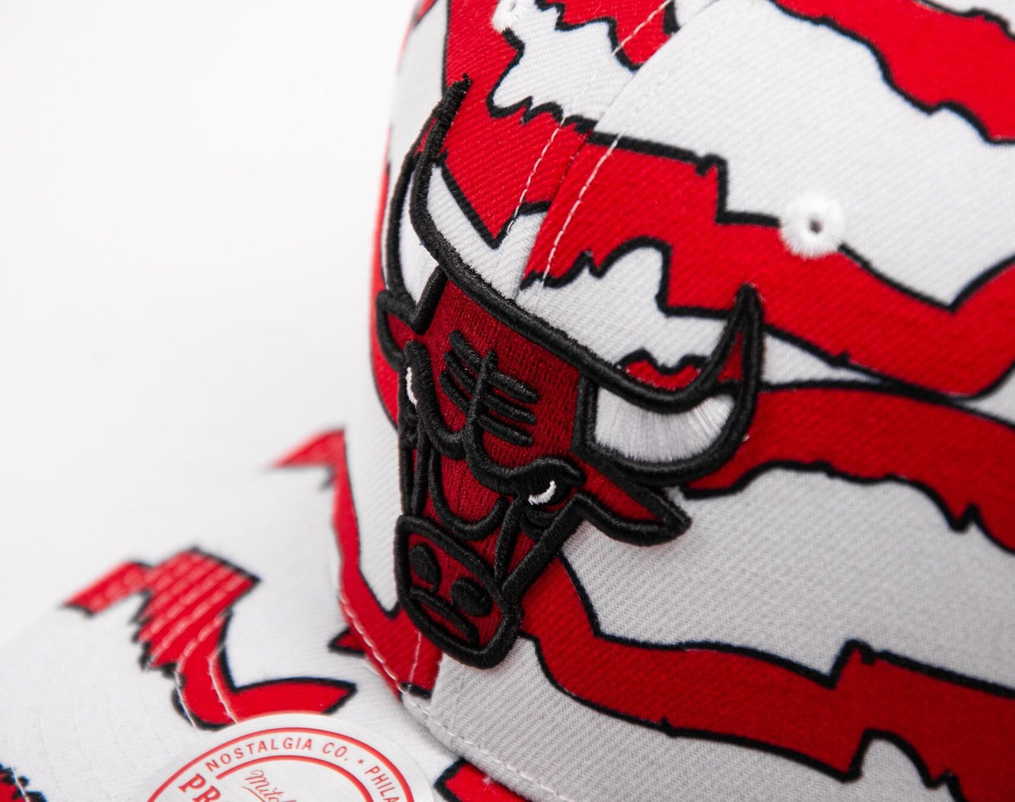 Mitchell & Ness Men's NBA Krookz Pro Snapback Bulls White-Red