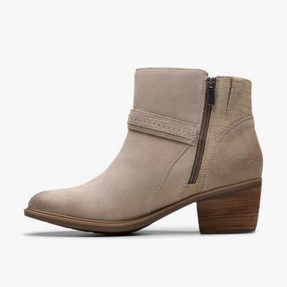 [26179802] Womens Clarks Neva Buckle