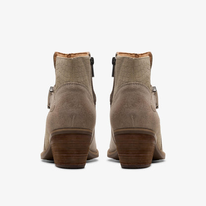 [26179802] Womens Clarks Neva Buckle