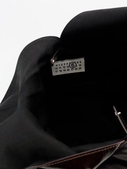 Shoulder Bag in Shiny Leather