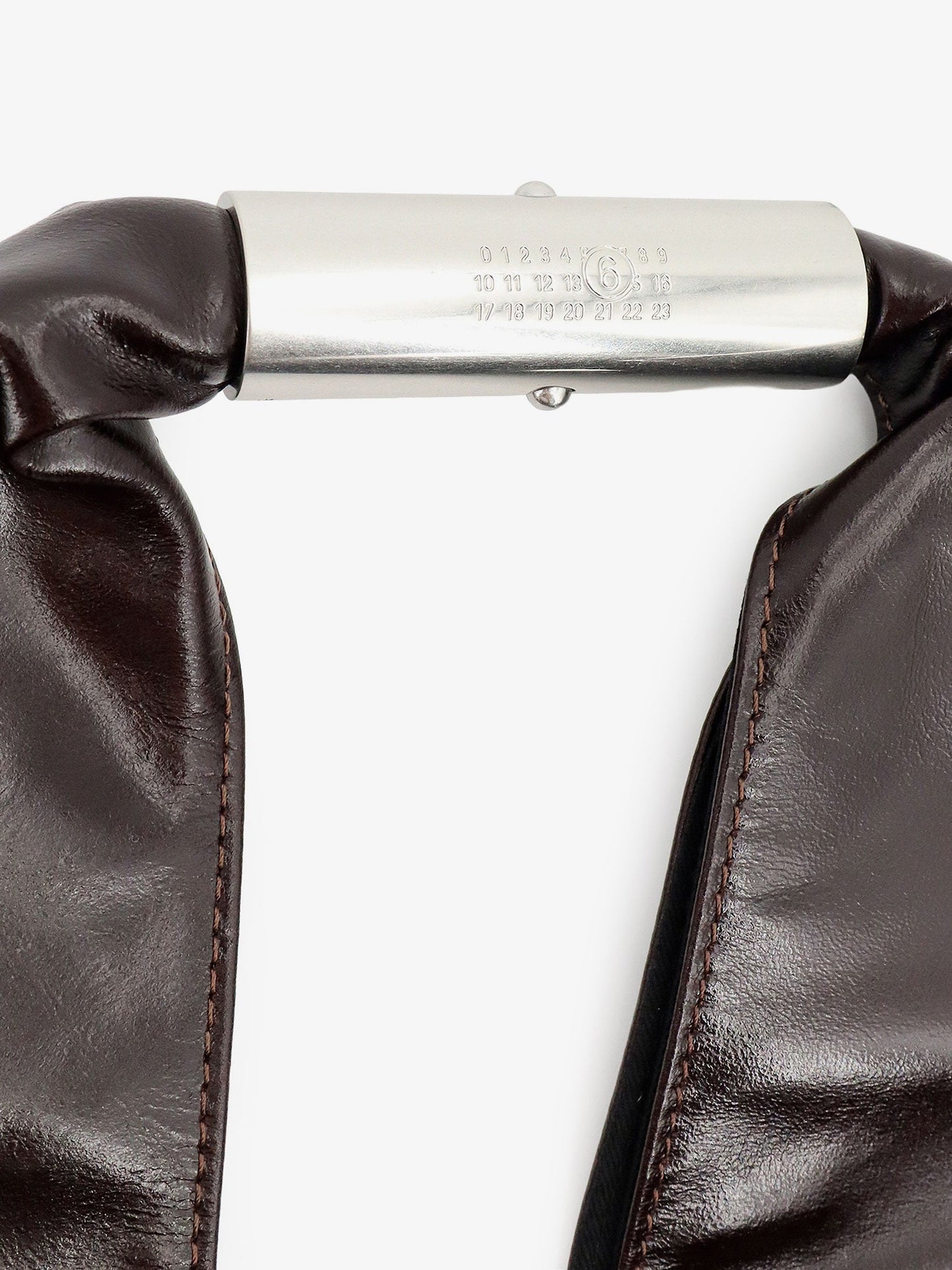 Shoulder Bag in Shiny Leather