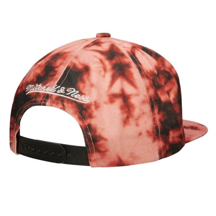 Men's Mitchell & Ness NBA In A Galaxy Snapback Bulls - Red