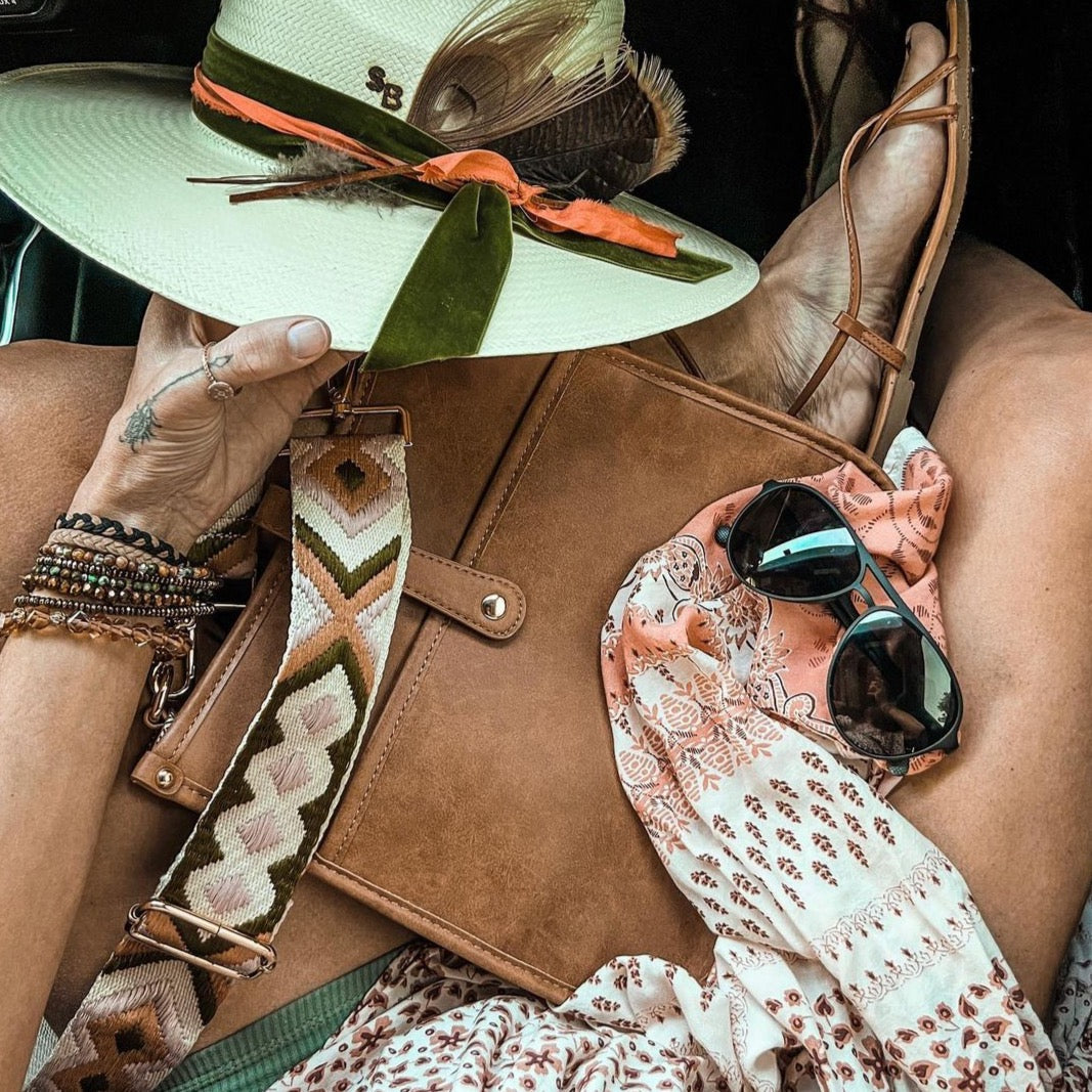 Threaded Pear Emmy Courier | Choose Your Strap